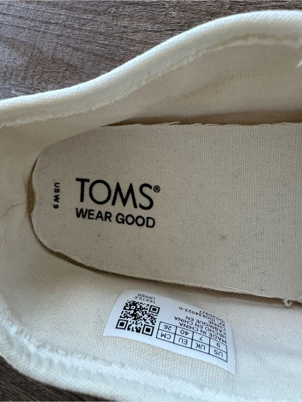 NWOT TOM’s White Rope Espadrille Slip-Ons. Size 9 *** New - never worn ***